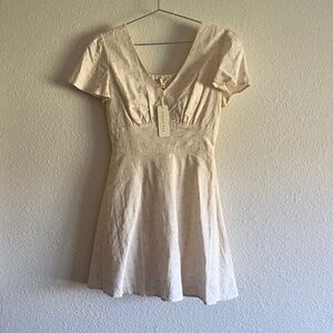 NWT Ivory mini sundress w/ subtle diamond pattern - XS